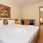 Family Madrid Otel
