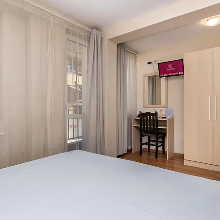 Family Madrid 호텔