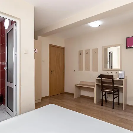 Family Madrid 호텔 *