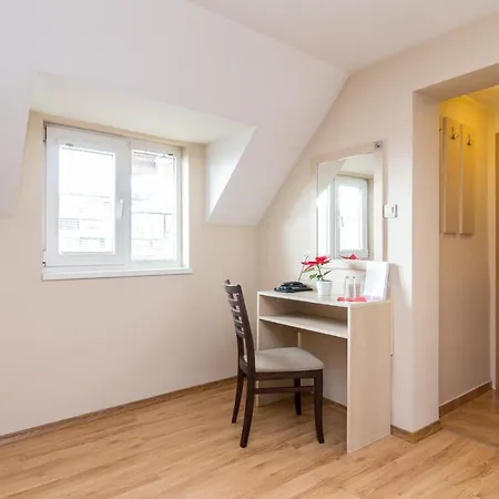 Family Madrid * 소피아