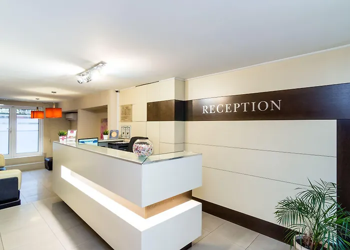 Family Madrid Hotel *