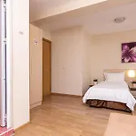 Family Madrid Hotel *