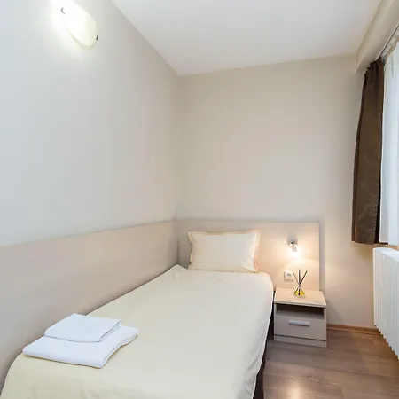 Family Madrid * صوفيا