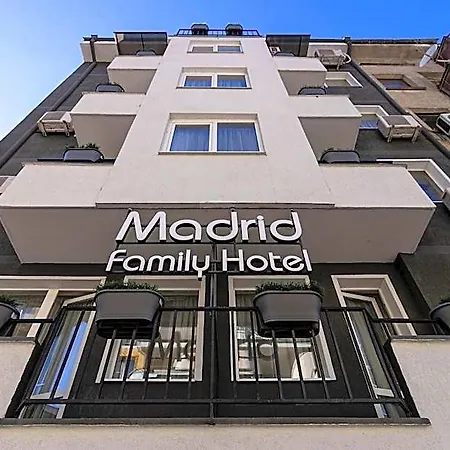 Family Madrid Hotel