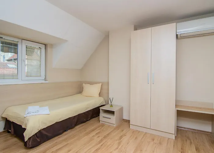 Family Madrid Hotel *