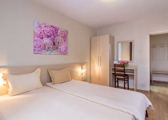 Family Madrid מלון סופיה