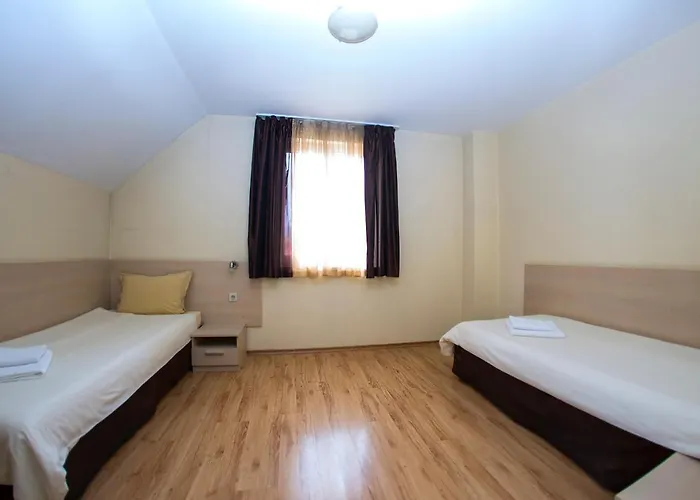 Family Madrid מלון *