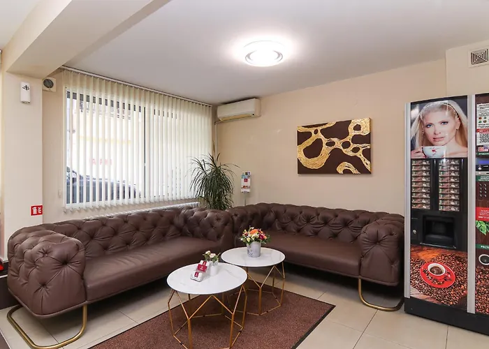 Family Madrid Hotel *